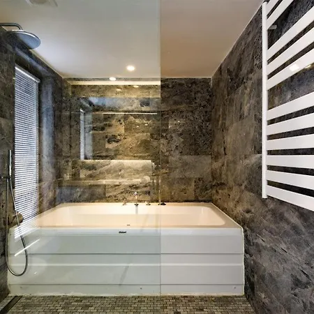 Отель White House 4*