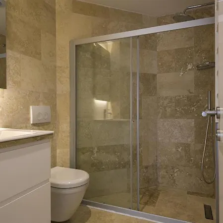 White House Отель 4*