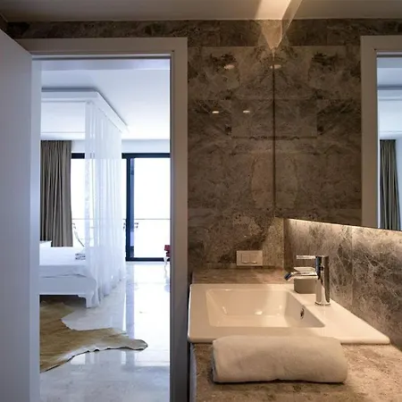 White House Hotel 4*