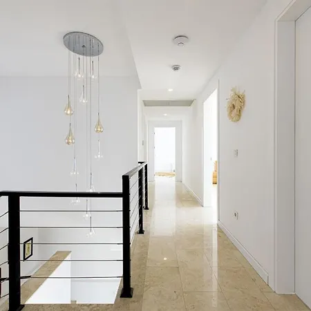 Hotel White House 4*