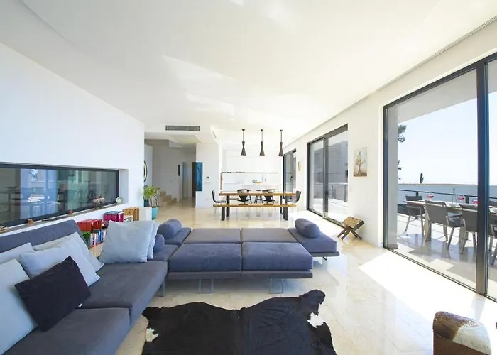 Hotel White House 4*