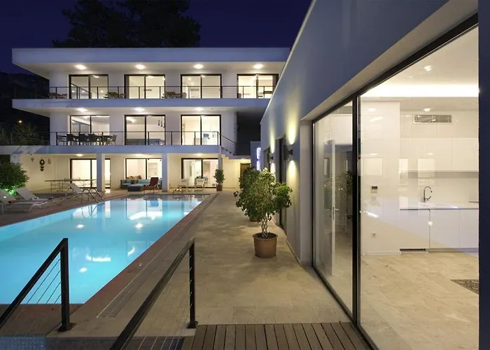 Hotel White House 4*